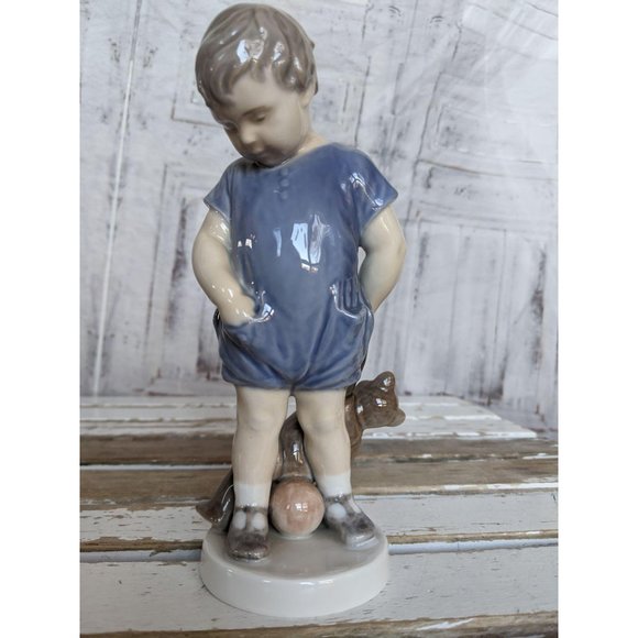 Royal Copenhagen 3468 boy teddy bear